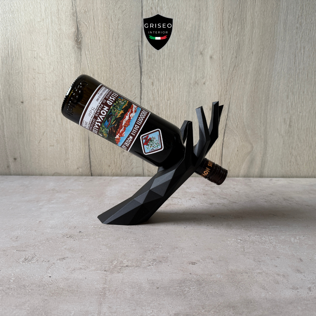Ebrius Manus - Low-Poly Bottle Holder Hand